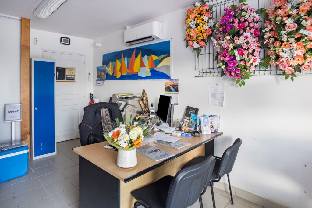 bureau au magasin funeraire